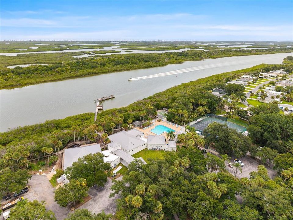 For Sale: $274,900 (2 beds, 2 baths, 1761 Square Feet)