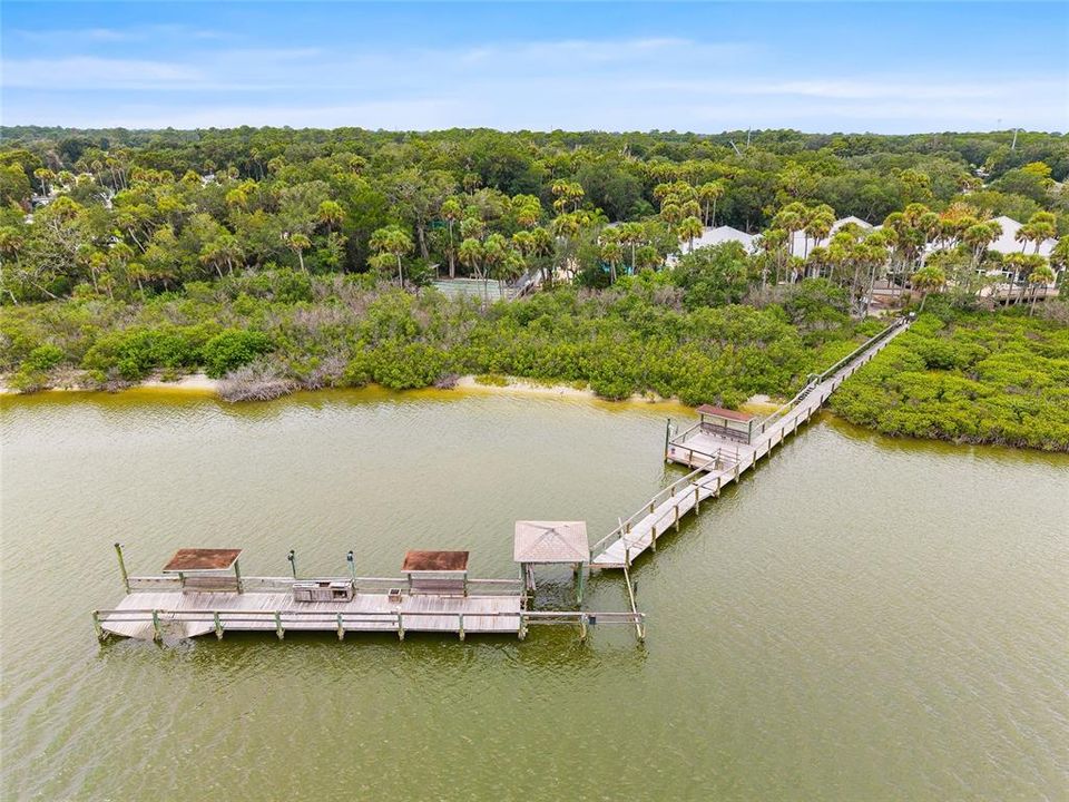 For Sale: $274,900 (2 beds, 2 baths, 1761 Square Feet)