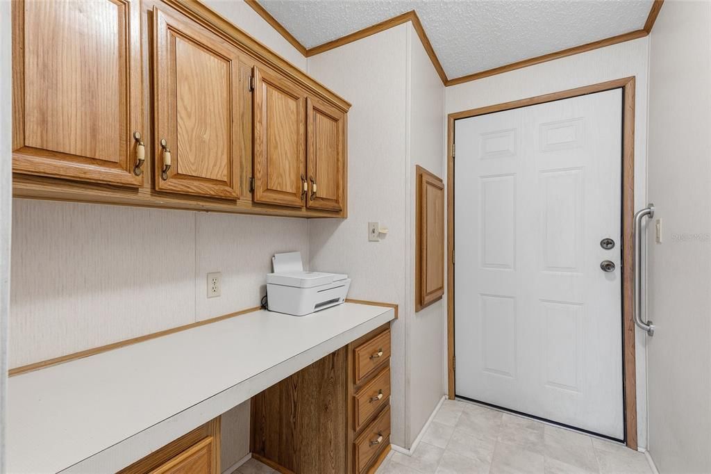 For Sale: $274,900 (2 beds, 2 baths, 1761 Square Feet)