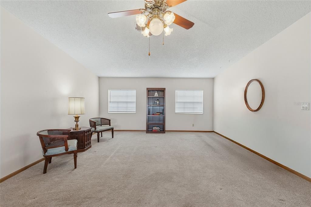For Sale: $274,900 (2 beds, 2 baths, 1761 Square Feet)