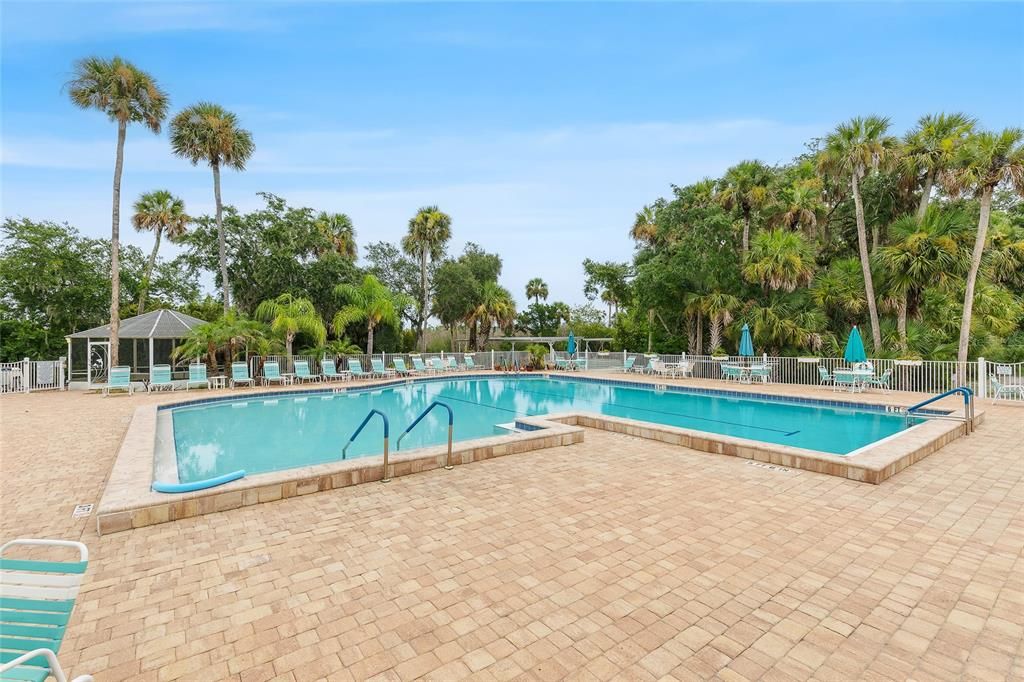 For Sale: $274,900 (2 beds, 2 baths, 1761 Square Feet)