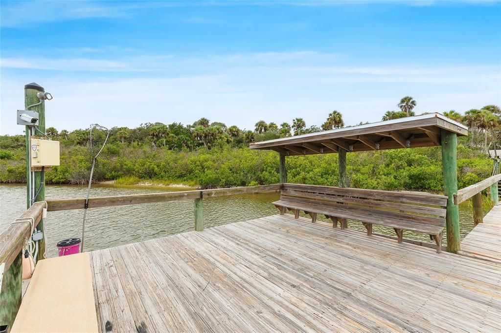 For Sale: $274,900 (2 beds, 2 baths, 1761 Square Feet)