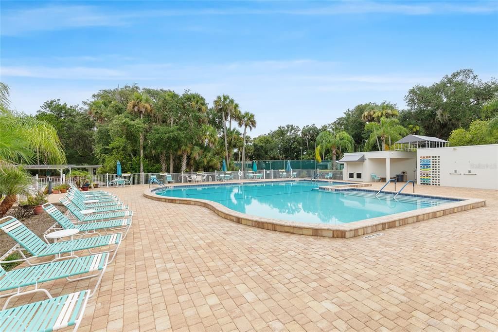 For Sale: $274,900 (2 beds, 2 baths, 1761 Square Feet)