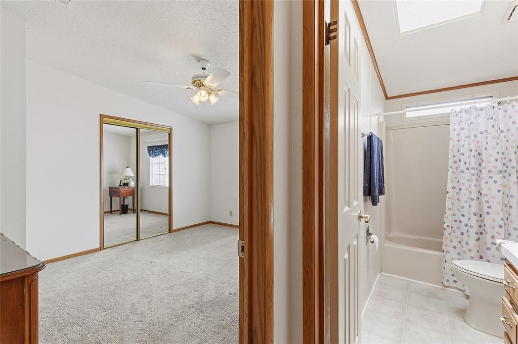 For Sale: $274,900 (2 beds, 2 baths, 1761 Square Feet)