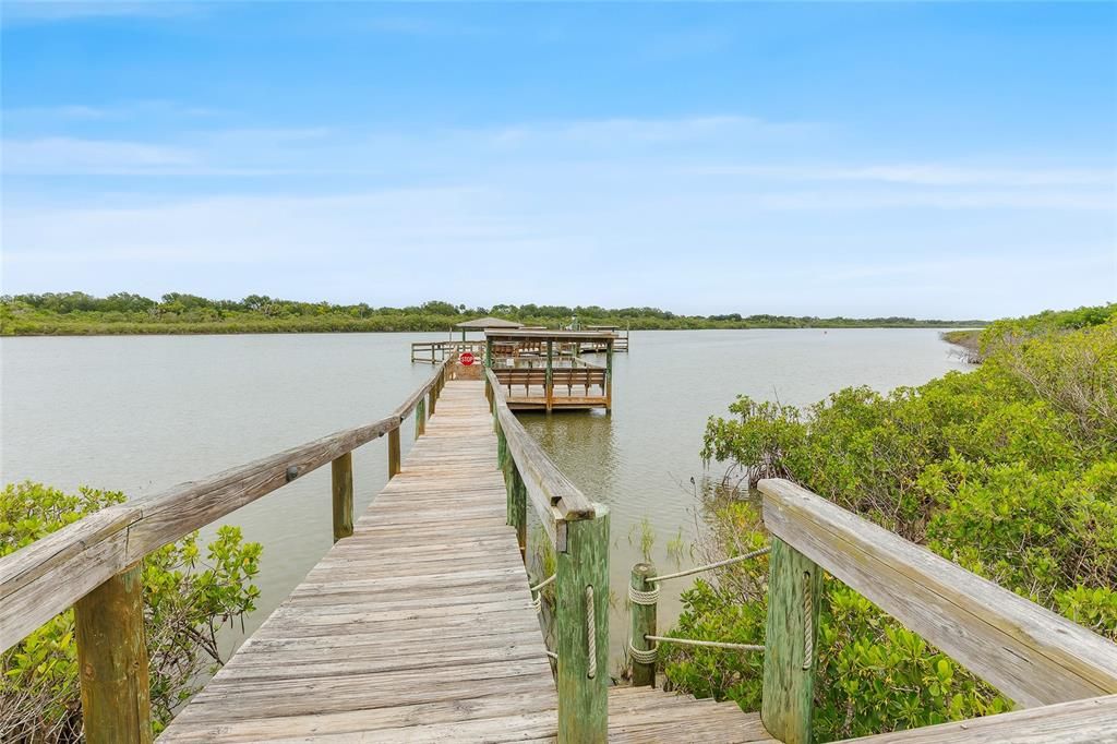 For Sale: $274,900 (2 beds, 2 baths, 1761 Square Feet)