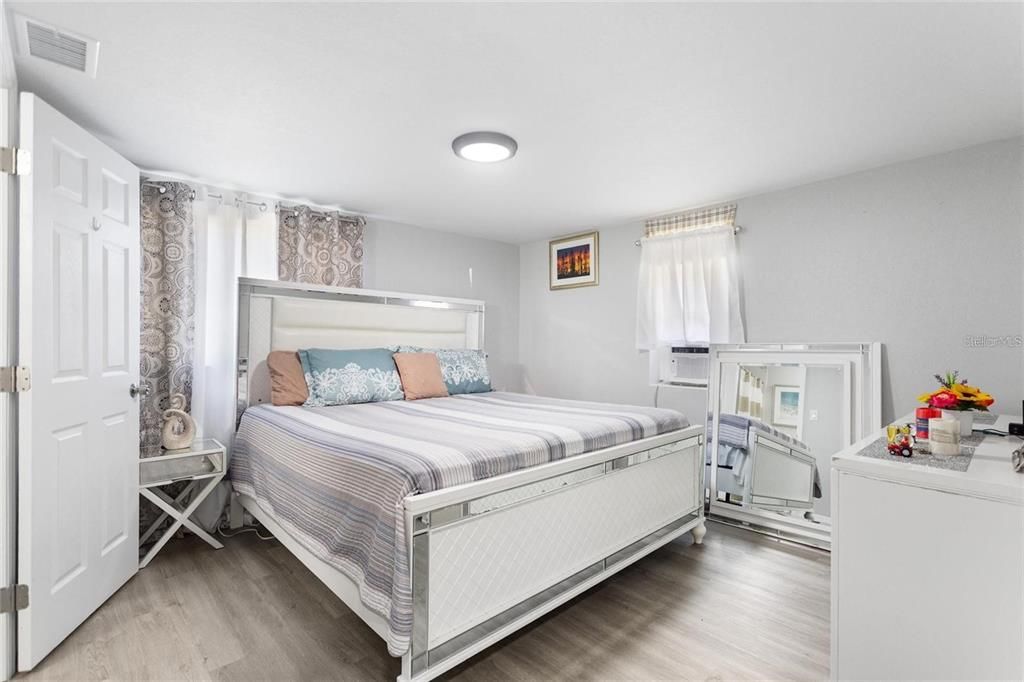 В аренду: $2,300 (3 спален, 2 ванн, 1040 Квадратных фут)