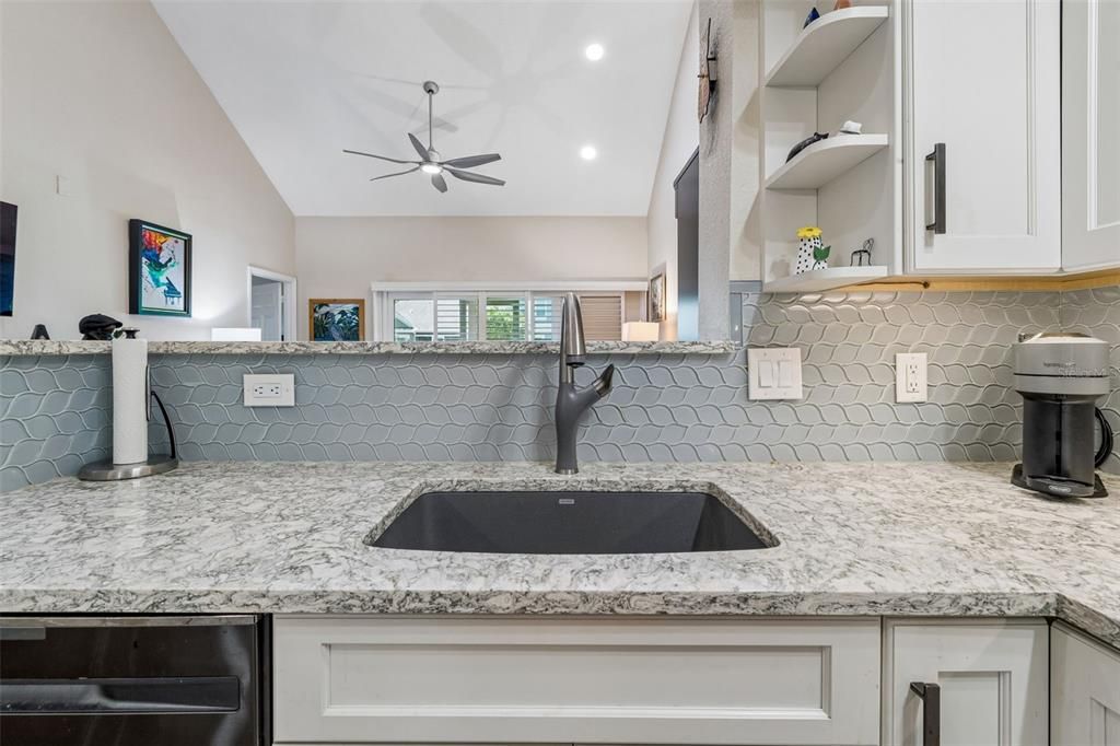 En Venta: $320,000 (3 camas, 2 baños, 1559 Pies cuadrados)
