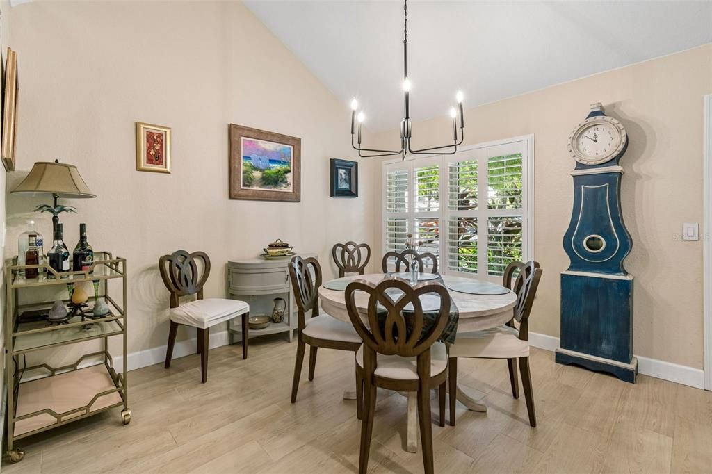 En Venta: $320,000 (3 camas, 2 baños, 1559 Pies cuadrados)