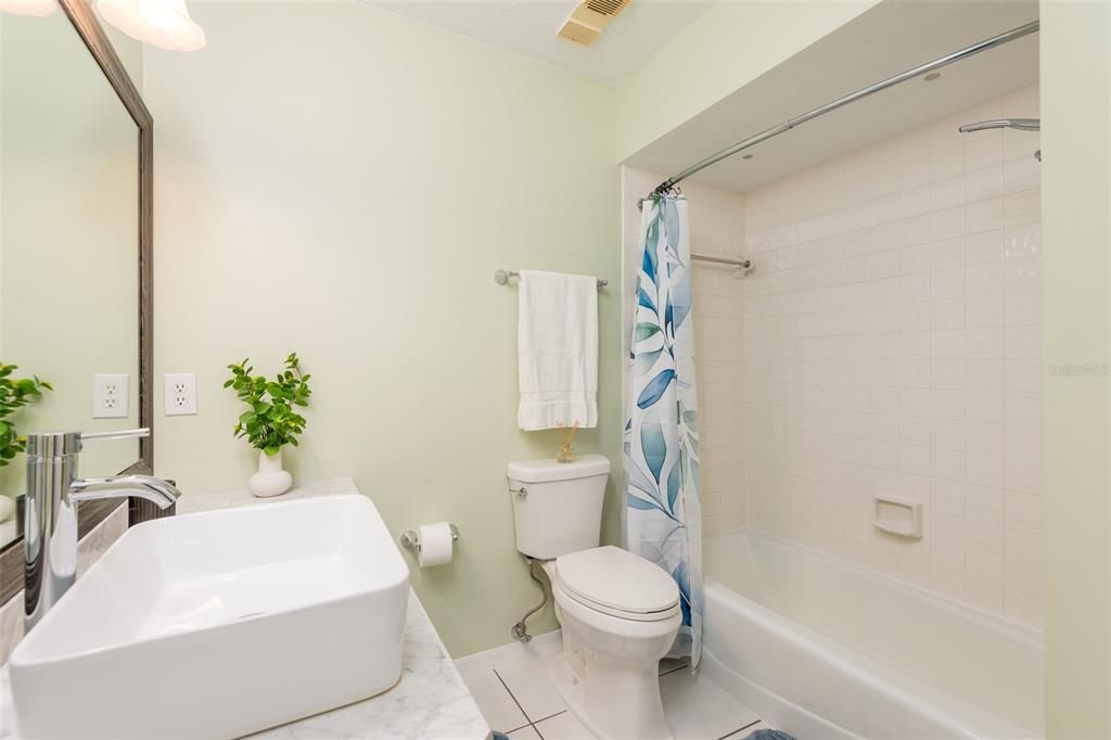 En Venta: $499,900 (2 camas, 2 baños, 1200 Pies cuadrados)