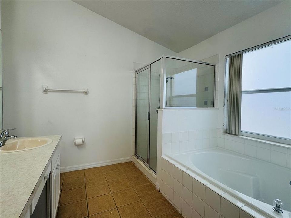 В аренду: $2,500 (4 спален, 3 ванн, 1720 Квадратных фут)