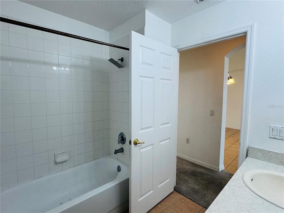 В аренду: $2,500 (4 спален, 3 ванн, 1720 Квадратных фут)