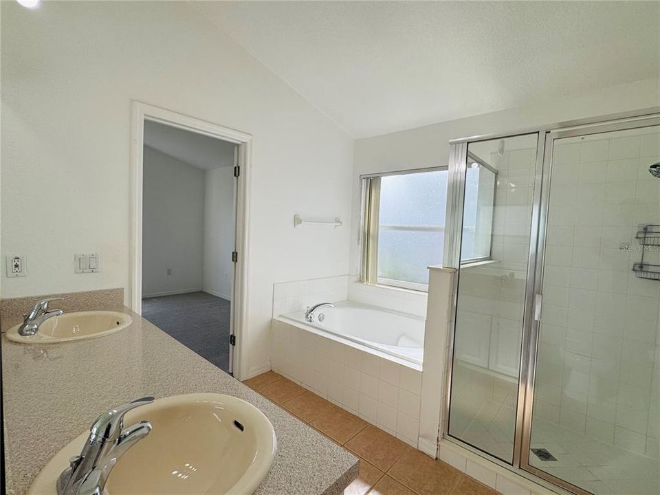 В аренду: $2,500 (4 спален, 3 ванн, 1720 Квадратных фут)