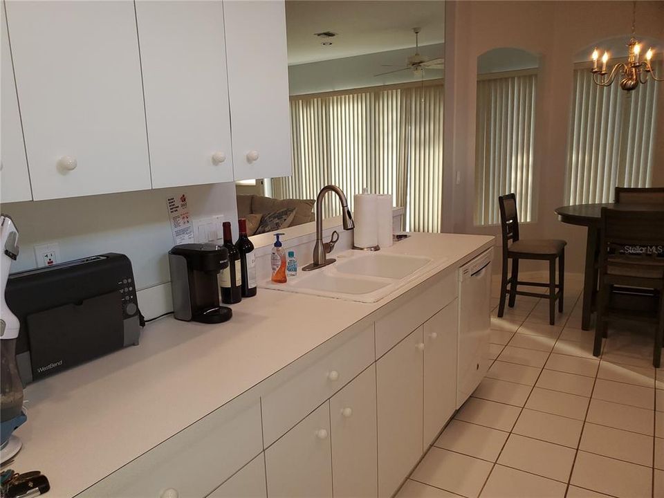 В аренду: $2,600 (3 спален, 2 ванн, 2085 Квадратных фут)