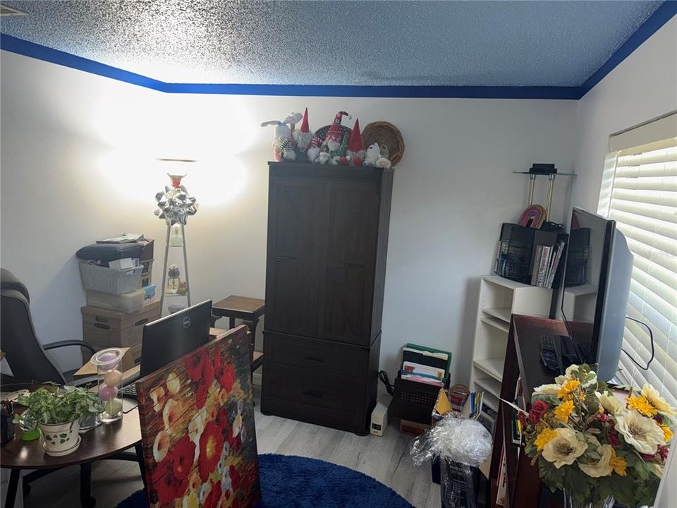 На продажу: $299,900 (3 спален, 2 ванн, 1361 Квадратных фут)