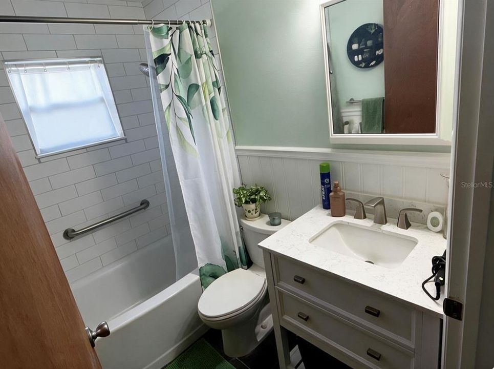 На продажу: $299,900 (3 спален, 2 ванн, 1361 Квадратных фут)