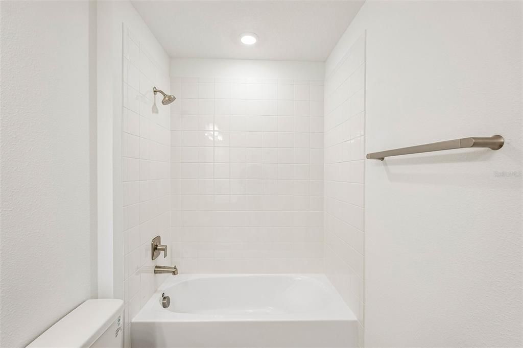 For Sale: $589,999 (3 beds, 2 baths, 2406 Square Feet)