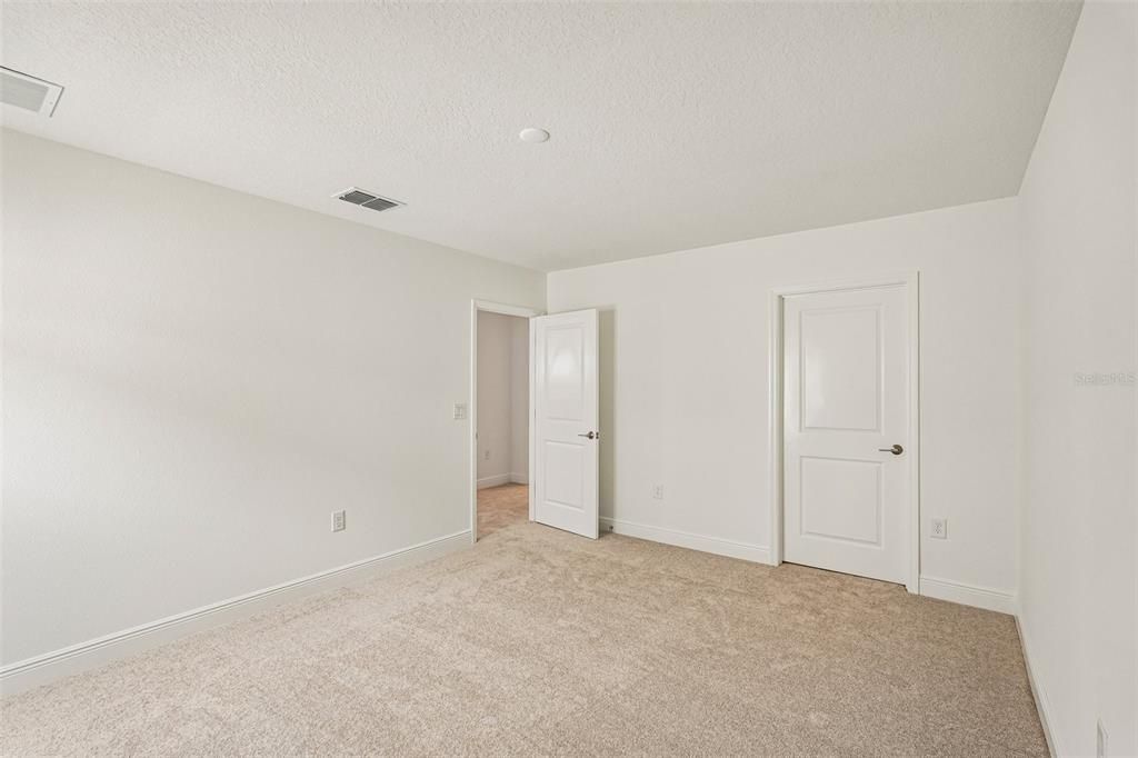 For Sale: $589,999 (3 beds, 2 baths, 2406 Square Feet)