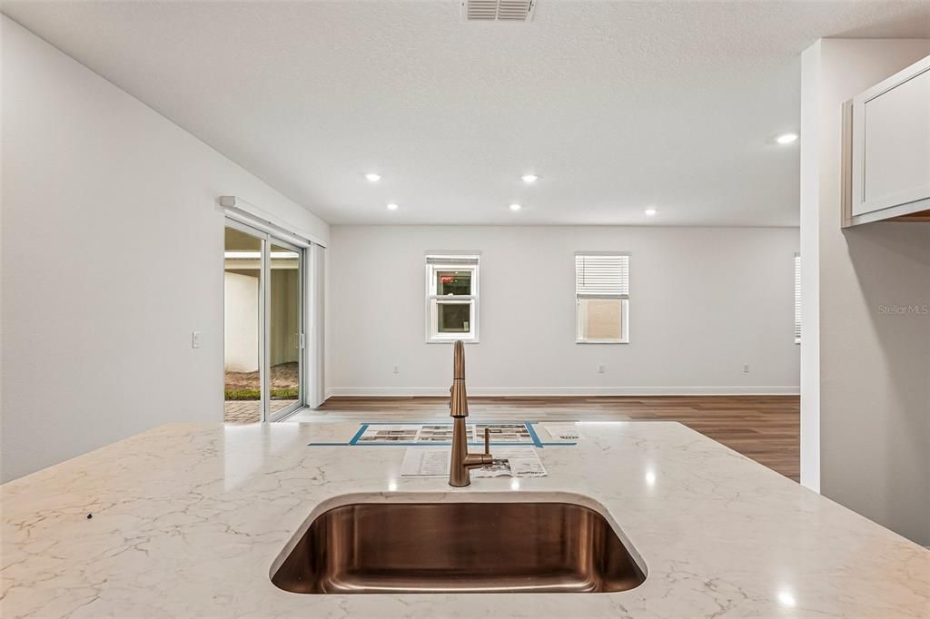 For Sale: $589,999 (3 beds, 2 baths, 2406 Square Feet)