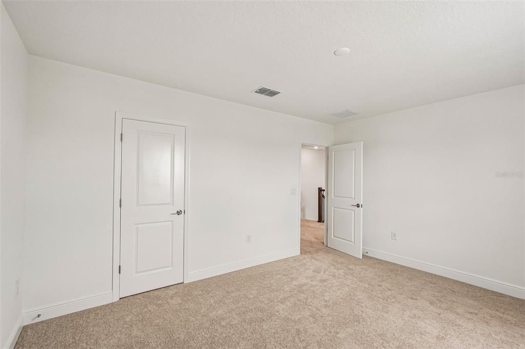 For Sale: $589,999 (3 beds, 2 baths, 2406 Square Feet)
