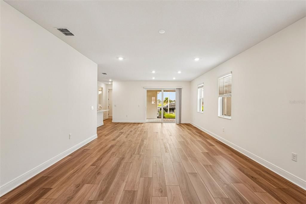 For Sale: $589,999 (3 beds, 2 baths, 2406 Square Feet)