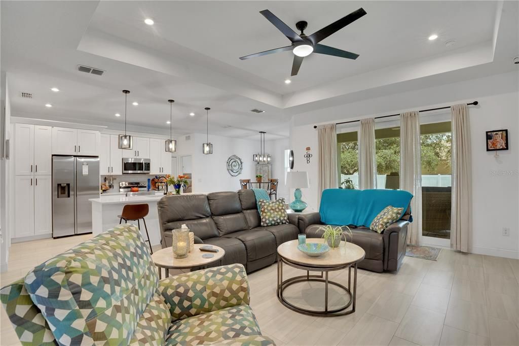 En Venta: $399,000 (4 camas, 2 baños, 1835 Pies cuadrados)