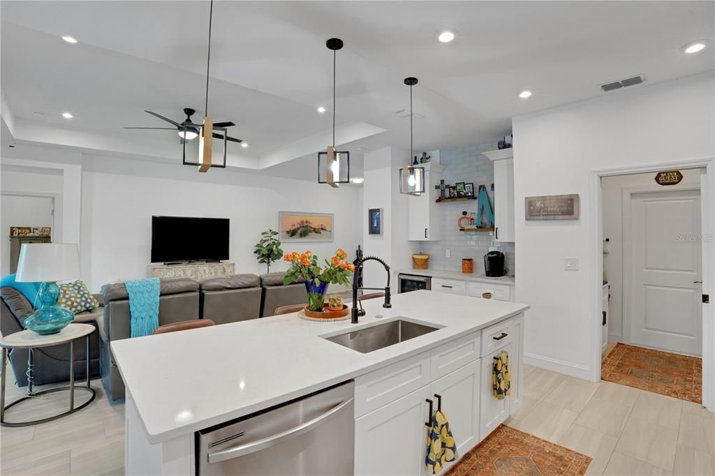 En Venta: $399,000 (4 camas, 2 baños, 1835 Pies cuadrados)