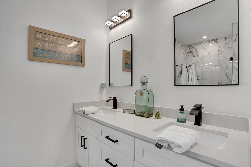 En Venta: $399,000 (4 camas, 2 baños, 1835 Pies cuadrados)