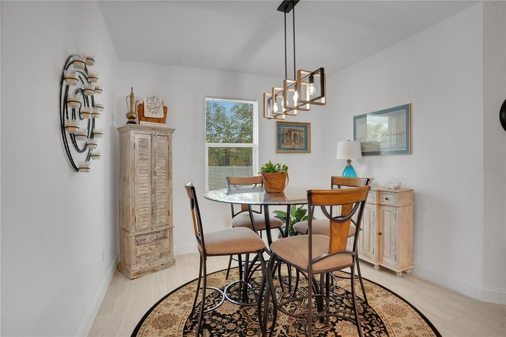 En Venta: $399,000 (4 camas, 2 baños, 1835 Pies cuadrados)