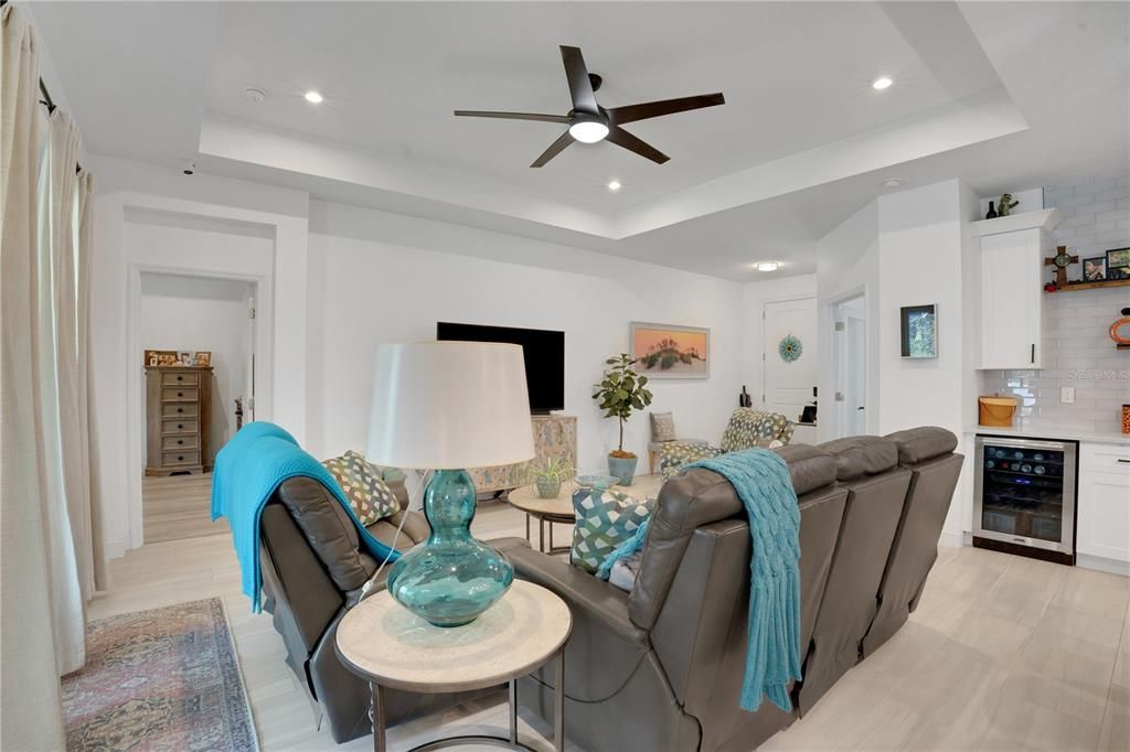 En Venta: $399,000 (4 camas, 2 baños, 1835 Pies cuadrados)