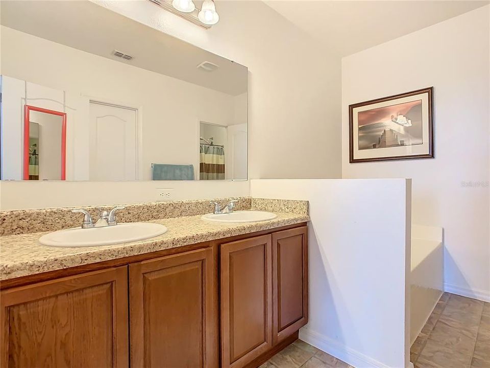 For Sale: $297,900 (3 beds, 2 baths, 1634 Square Feet)