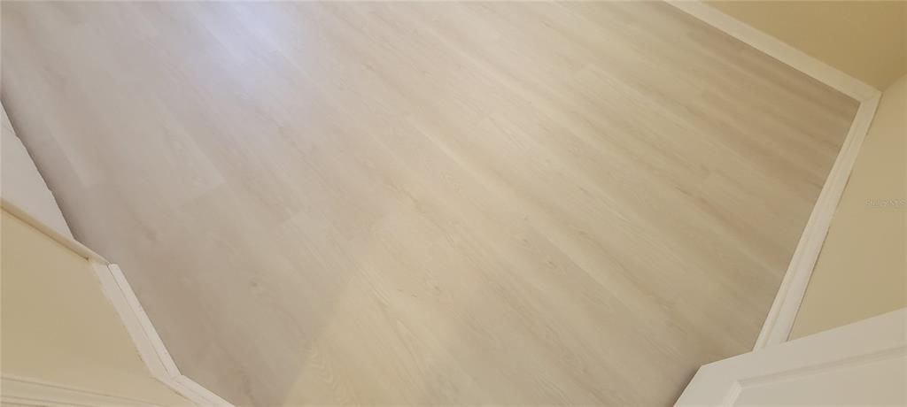 For Sale: $222,500 (2 beds, 1 baths, 1056 Square Feet)