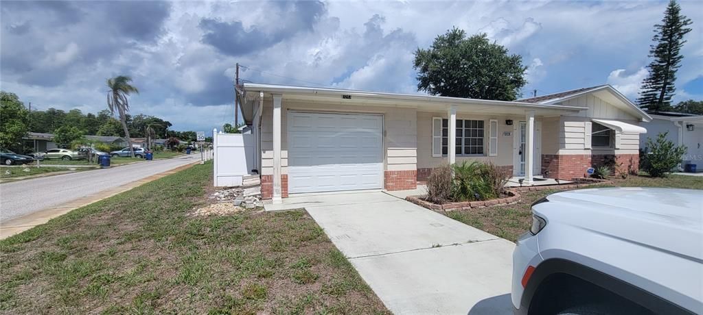 For Sale: $222,500 (2 beds, 1 baths, 1056 Square Feet)