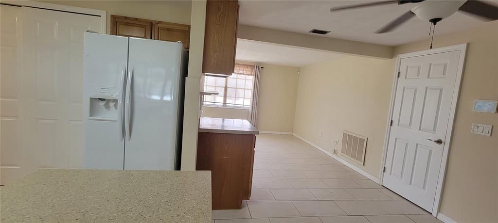 For Sale: $222,500 (2 beds, 1 baths, 1056 Square Feet)