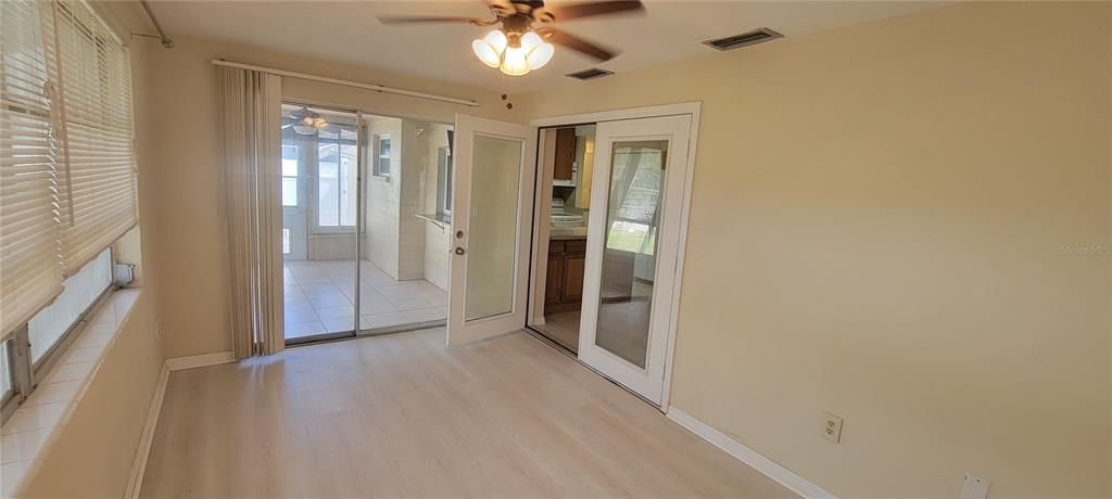 For Sale: $222,500 (2 beds, 1 baths, 1056 Square Feet)
