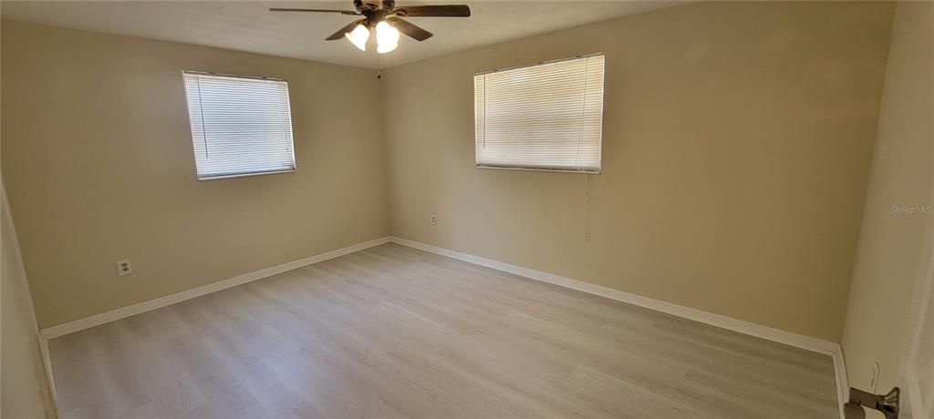 For Sale: $222,500 (2 beds, 1 baths, 1056 Square Feet)