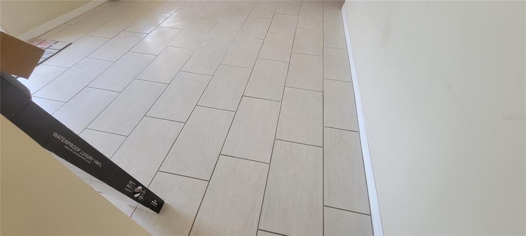 For Sale: $222,500 (2 beds, 1 baths, 1056 Square Feet)