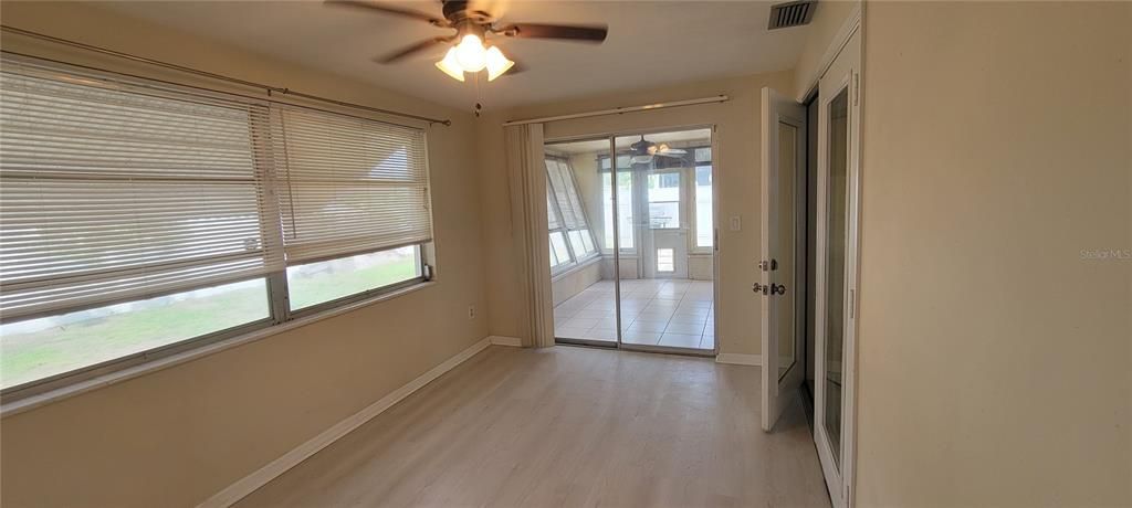 For Sale: $222,500 (2 beds, 1 baths, 1056 Square Feet)