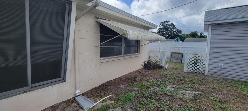 For Sale: $222,500 (2 beds, 1 baths, 1056 Square Feet)