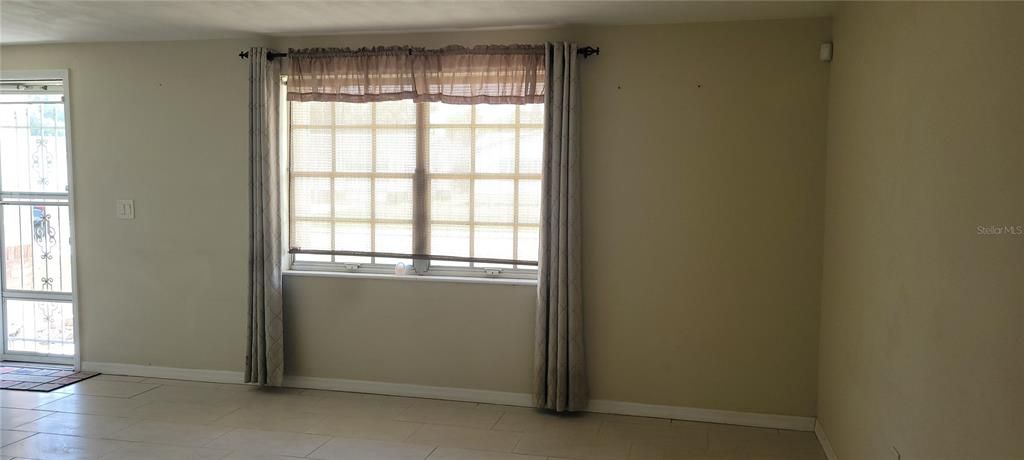 For Sale: $222,500 (2 beds, 1 baths, 1056 Square Feet)