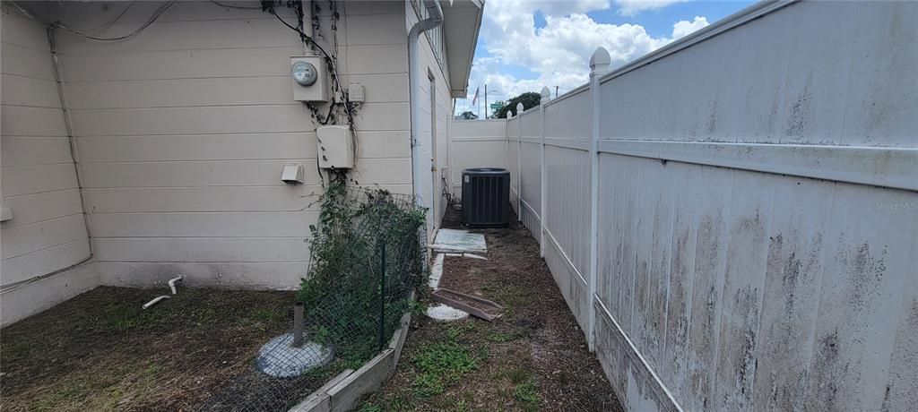 For Sale: $222,500 (2 beds, 1 baths, 1056 Square Feet)