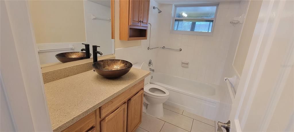 For Sale: $222,500 (2 beds, 1 baths, 1056 Square Feet)
