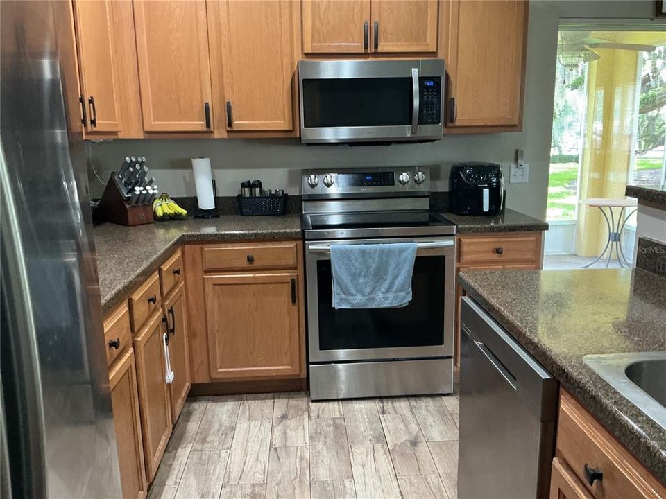 For Sale: $265,000 (3 beds, 2 baths, 1775 Square Feet)