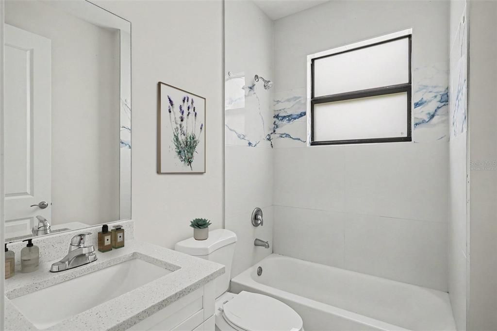 На продажу: $479,950 (3 спален, 2 ванн, 1573 Квадратных фут)