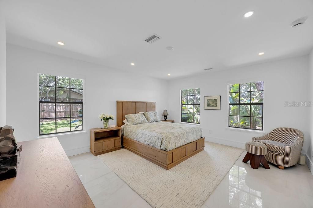 For Sale: $1,100,000 (3 beds, 3 baths, 2427 Square Feet)