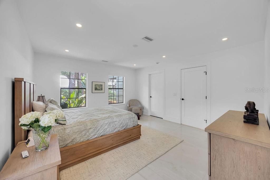 For Sale: $1,100,000 (3 beds, 3 baths, 2427 Square Feet)