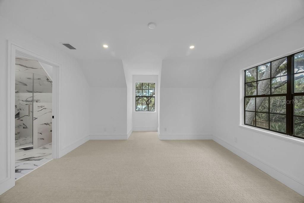 For Sale: $1,100,000 (3 beds, 3 baths, 2427 Square Feet)
