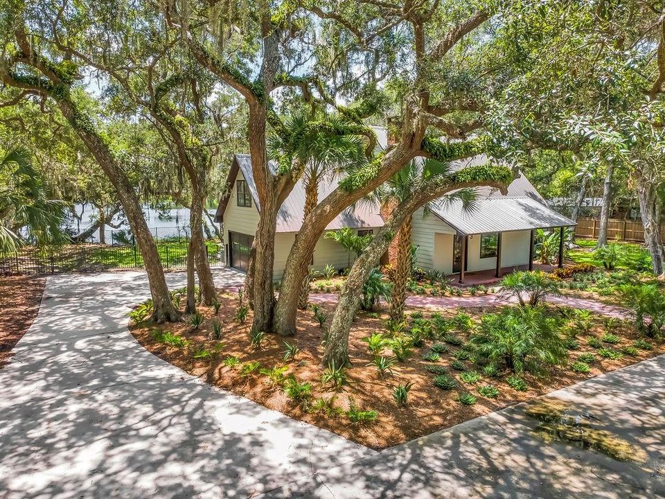 For Sale: $1,100,000 (3 beds, 3 baths, 2427 Square Feet)