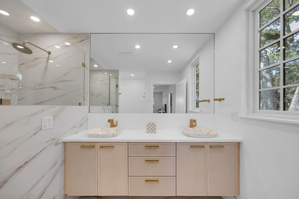 For Sale: $1,100,000 (3 beds, 3 baths, 2427 Square Feet)