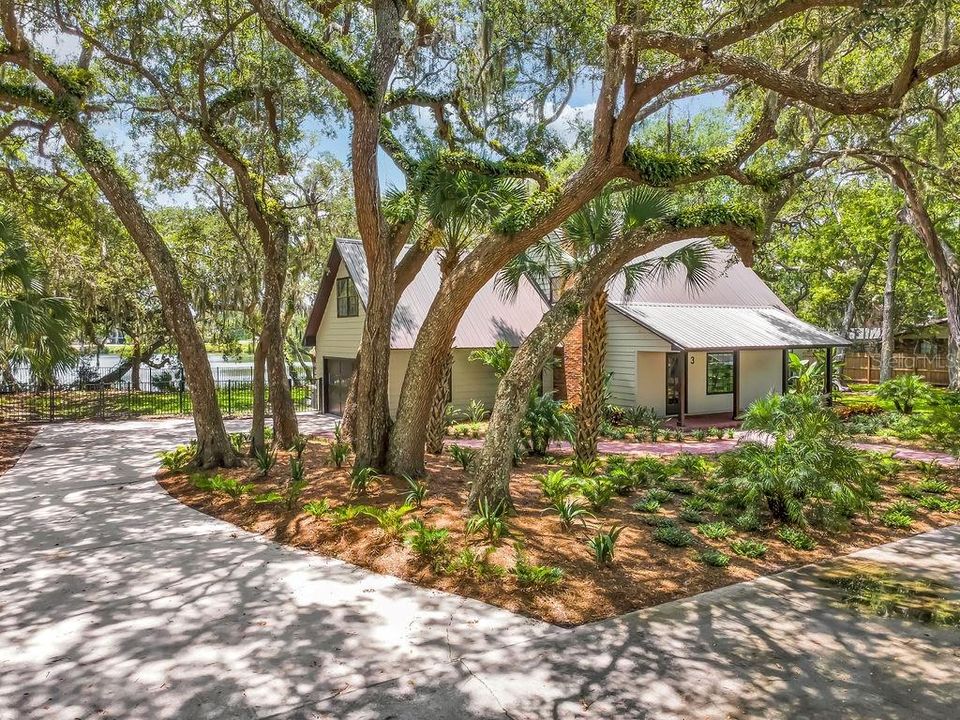 For Sale: $1,100,000 (3 beds, 3 baths, 2427 Square Feet)