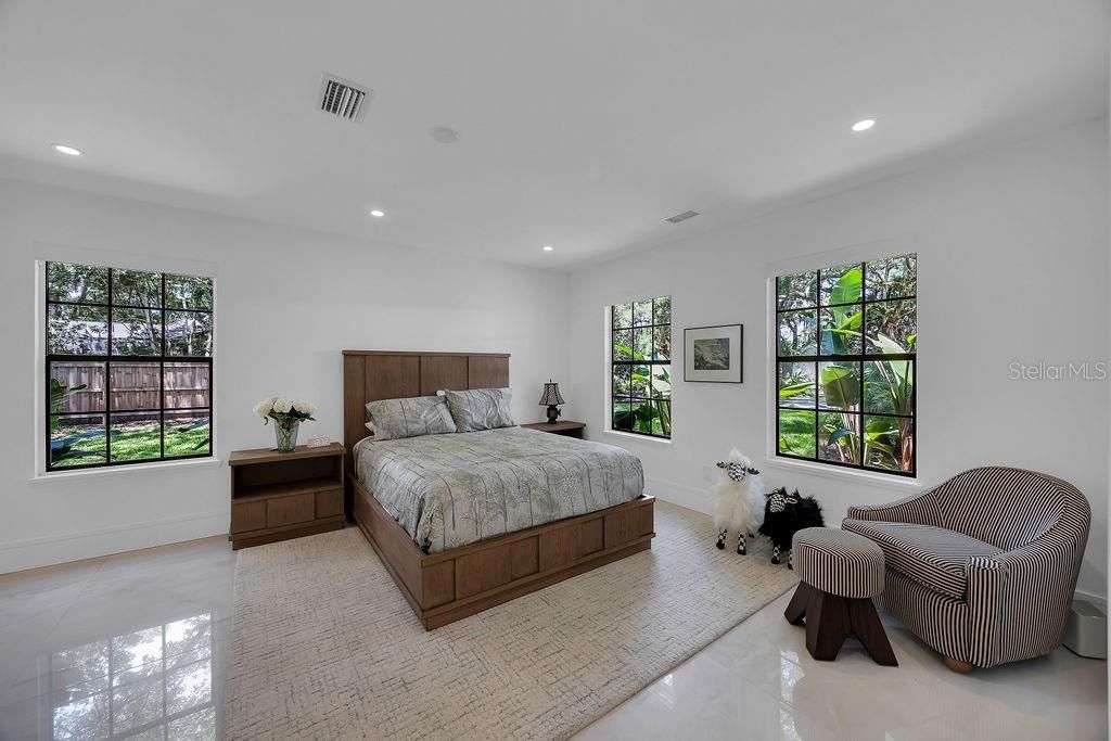 For Sale: $1,100,000 (3 beds, 3 baths, 2427 Square Feet)